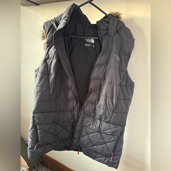 The North Face Jackets & Blazers - The North Face Women's Charcoal Puffer Vest